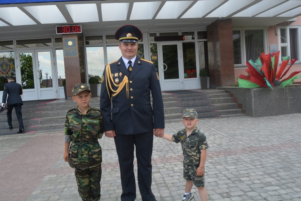 7.сергей Томашков, слева сын Ярослав, справа сын Никита