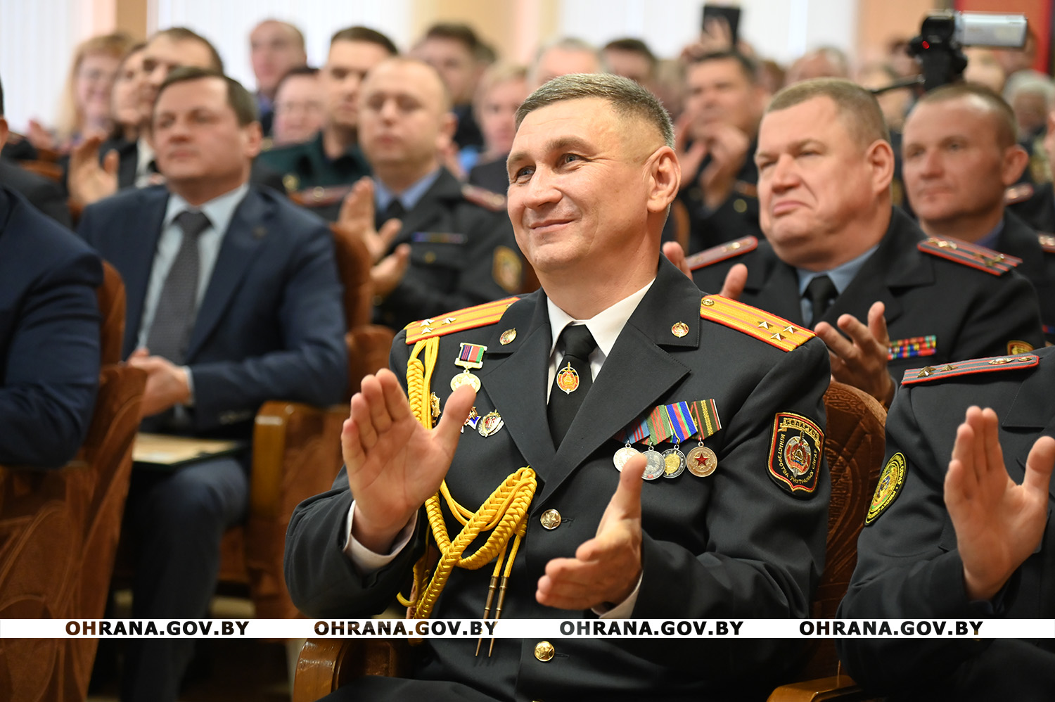 Начальника Первомайского отдела проводили на заслуженный отдых | Минское  городское управление Департамента охраны МВД Республики Беларусь